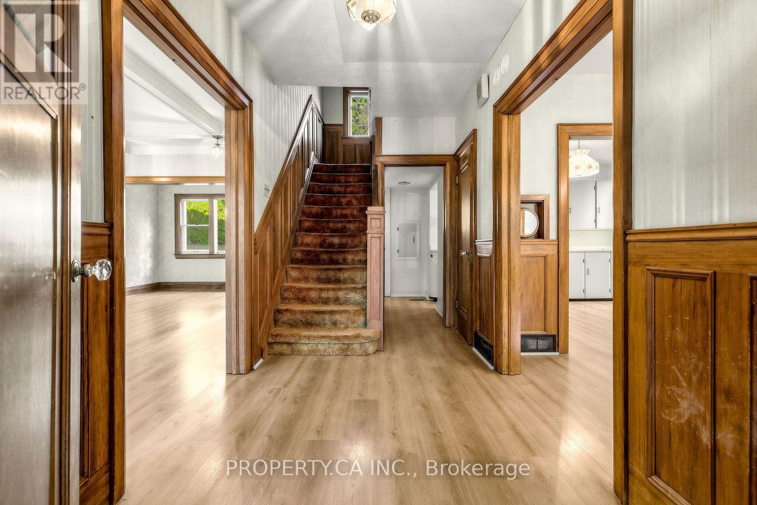 54 Baby Point Road, Toronto, Ontario  M6S 2G3 - Photo 3 - W14030788