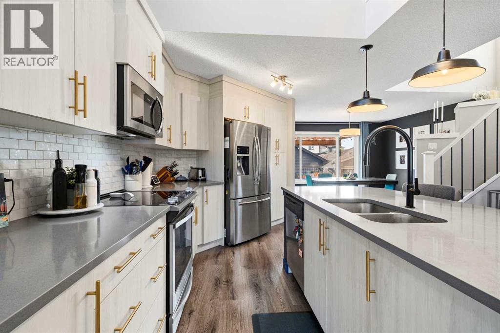 292 Chinook Gate Close Sw, Airdrie, Alberta  T4B 0R7 - Photo 8 - A2351058