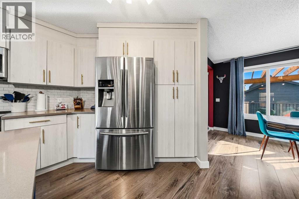 292 Chinook Gate Close Sw, Airdrie, Alberta  T4B 0R7 - Photo 5 - A2351058