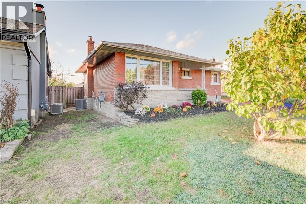 46 Traynor Avenue, Kitchener, Ontario  N2C 1V9 - Photo 2 - 40870600