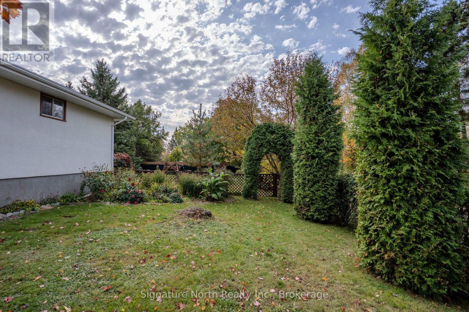 615 Hollylane Street, Thunder Bay, Ontario  P7B 2E9 - Photo 4 - X14031004