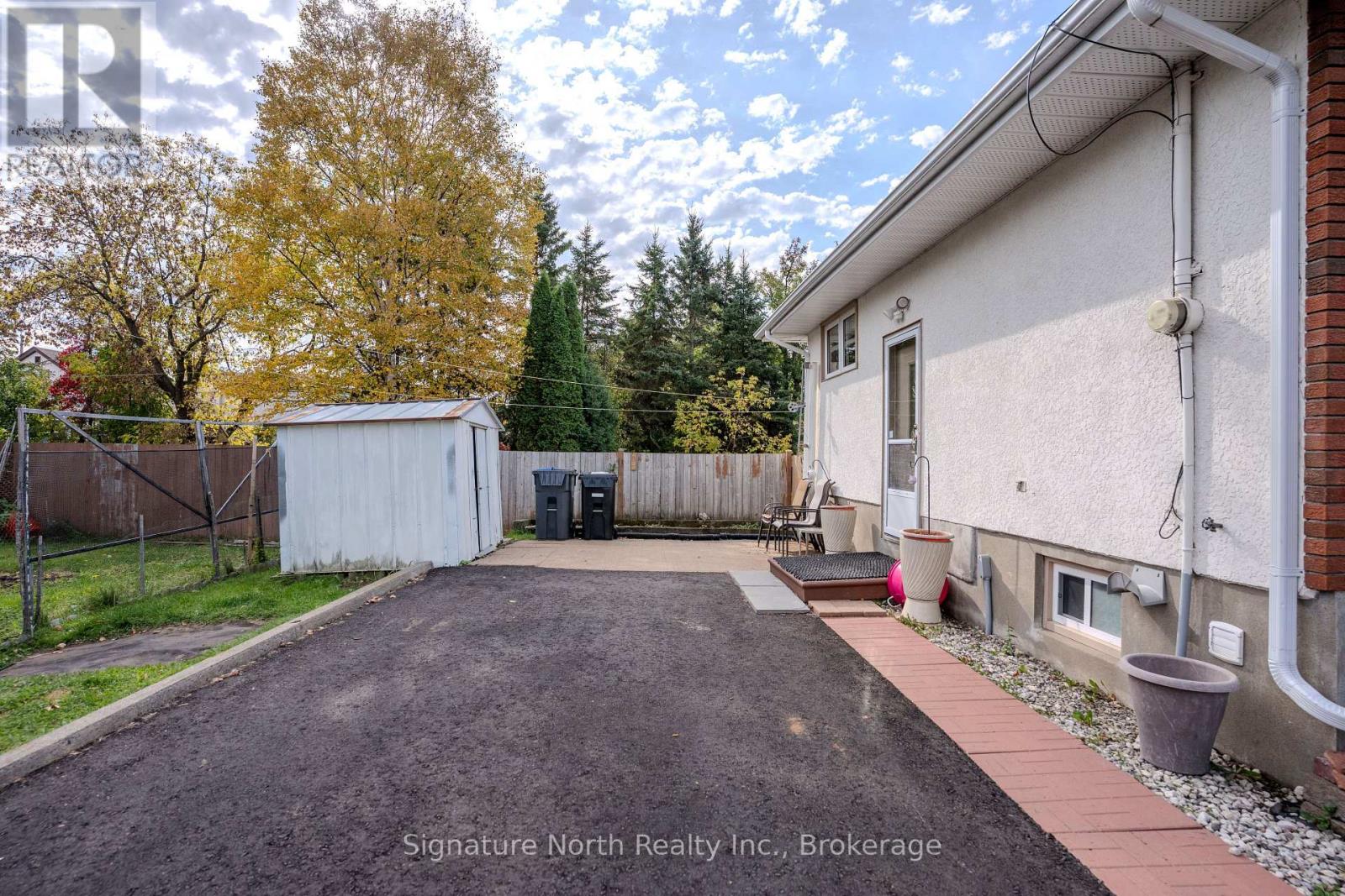 615 Hollylane Street, Thunder Bay, Ontario  P7B 2E9 - Photo 5 - X14031004