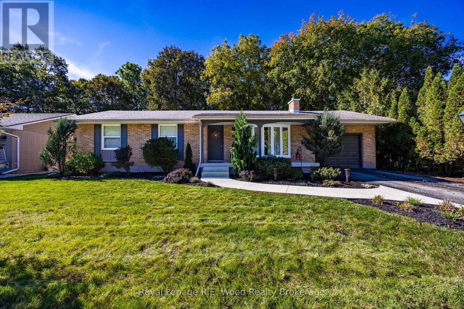 11 ELEANOR COURT, Tillsonburg, Ontario