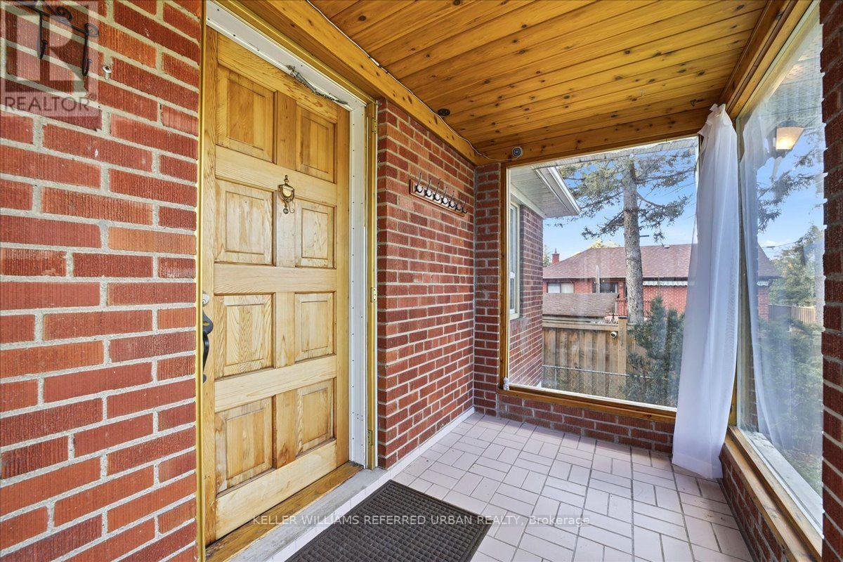241 Churchill Avenue, Toronto, Ontario  M2R 1E2 - Photo 3 - C14031000
