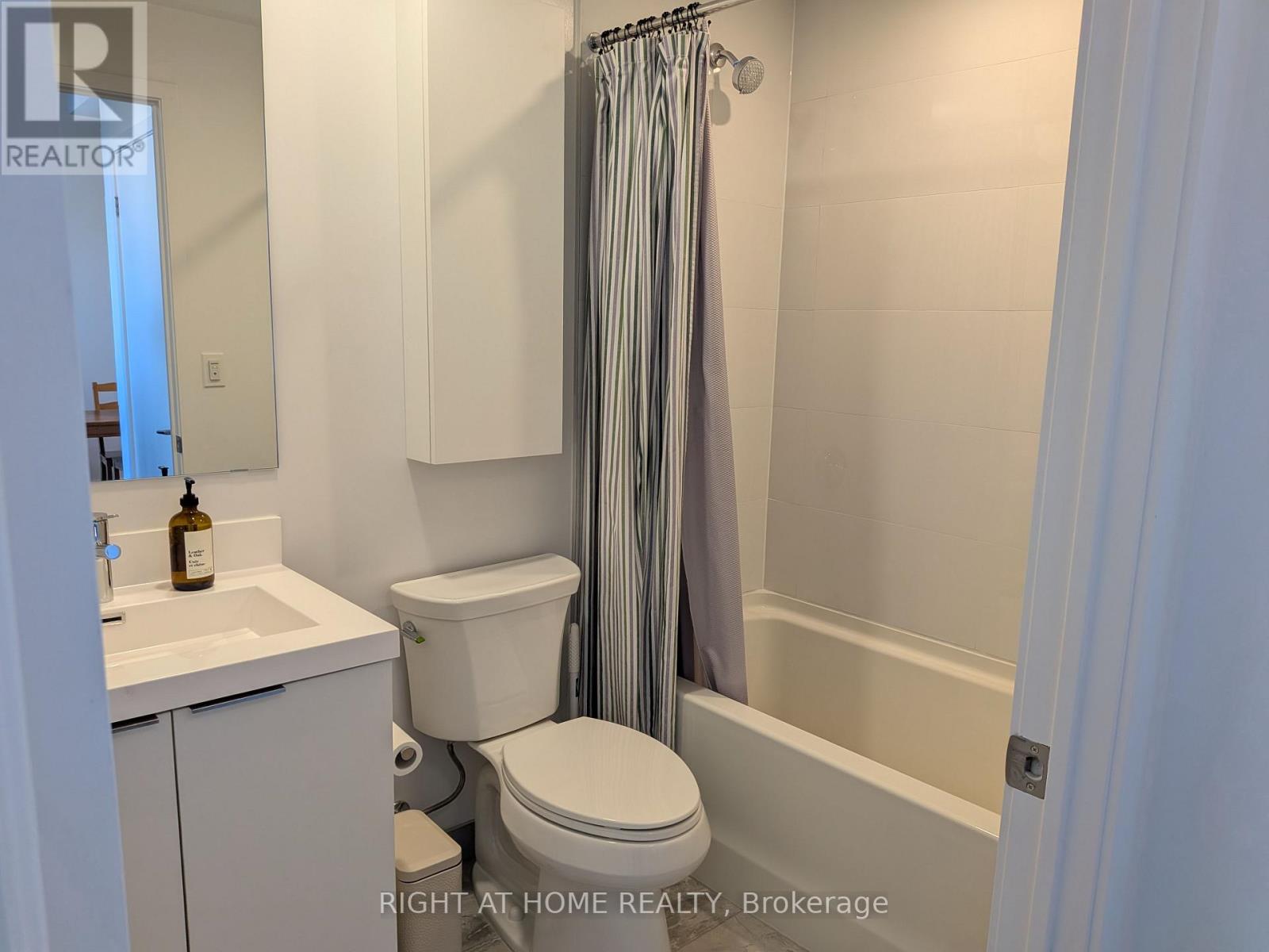 315 - 50 O'neill Road, Toronto, Ontario  M3C 0R1 - Photo 13 - C14031026