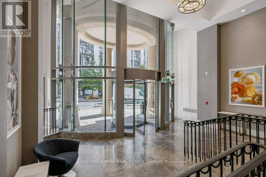 512 - 1 Balmoral Avenue, Toronto, Ontario  M4V 3B9 - Photo 3 - C14031048