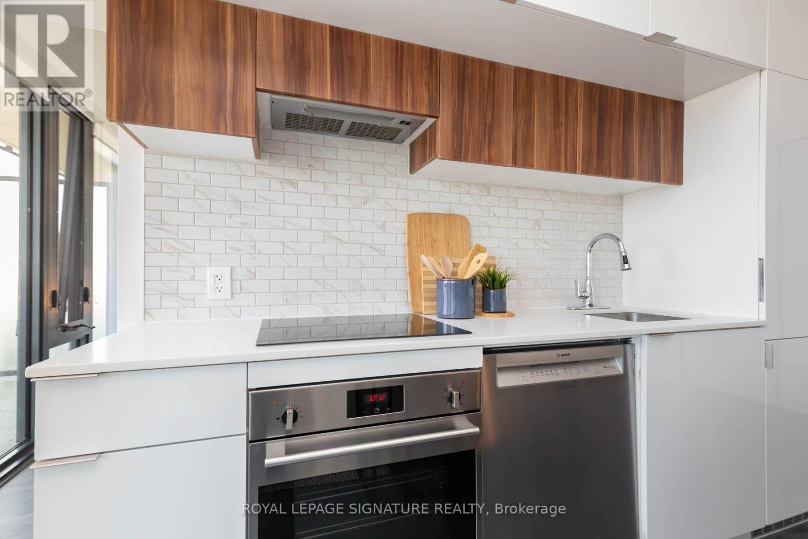 2805 - 185 Roehampton Avenue, Toronto, Ontario  M4P 0C6 - Photo 12 - C14031050