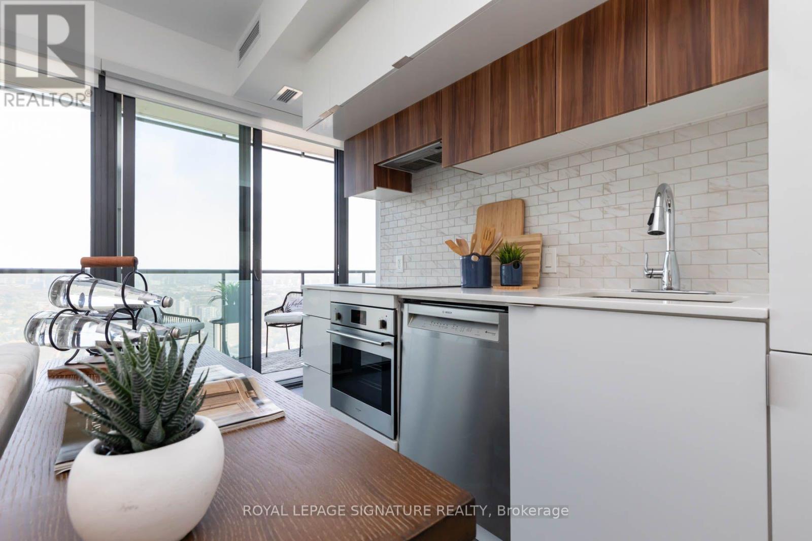2805 - 185 Roehampton Avenue, Toronto, Ontario  M4P 0C6 - Photo 13 - C14031050