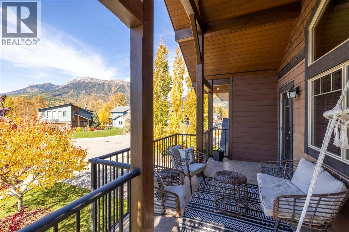10 Silver Ridge Way