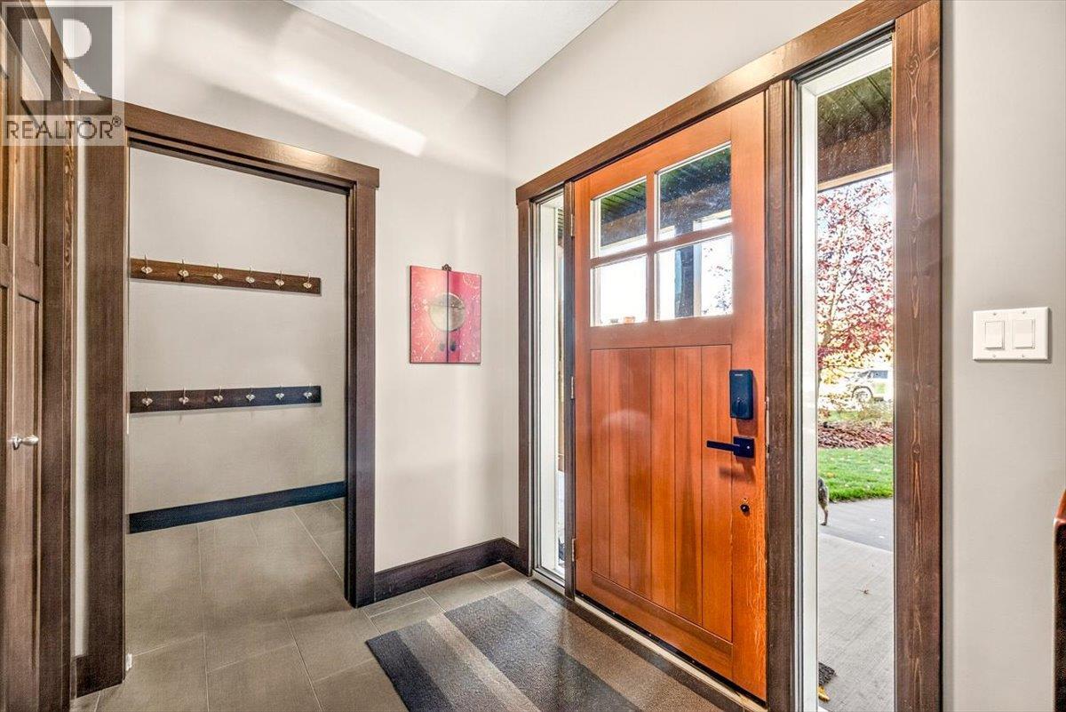 10 Silver Ridge Way