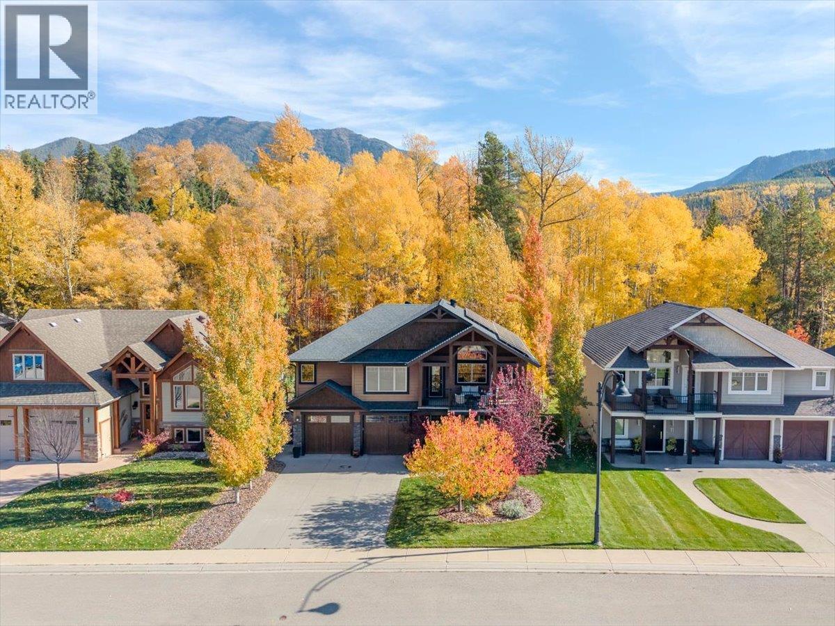 10 Silver Ridge Way
