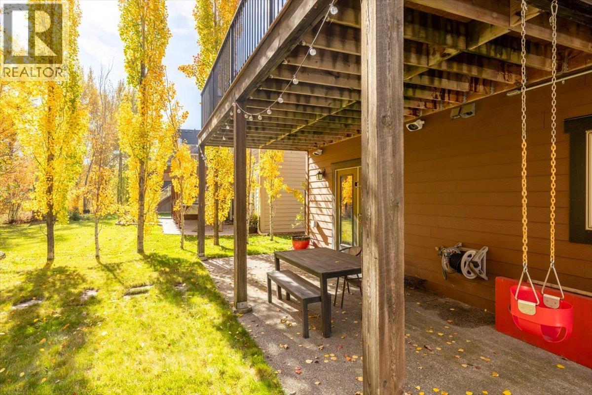 10 Silver Ridge Way
