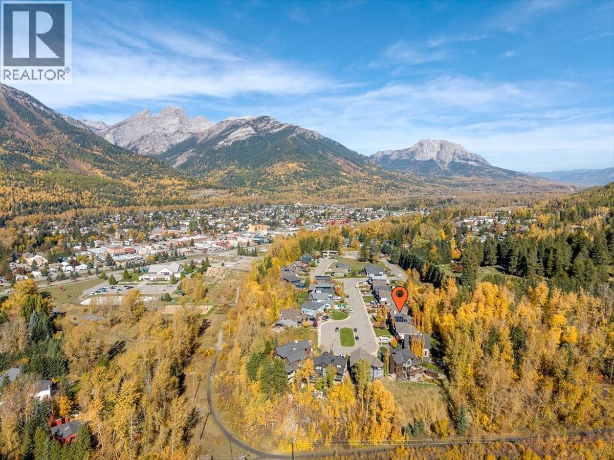 10 Silver Ridge Way