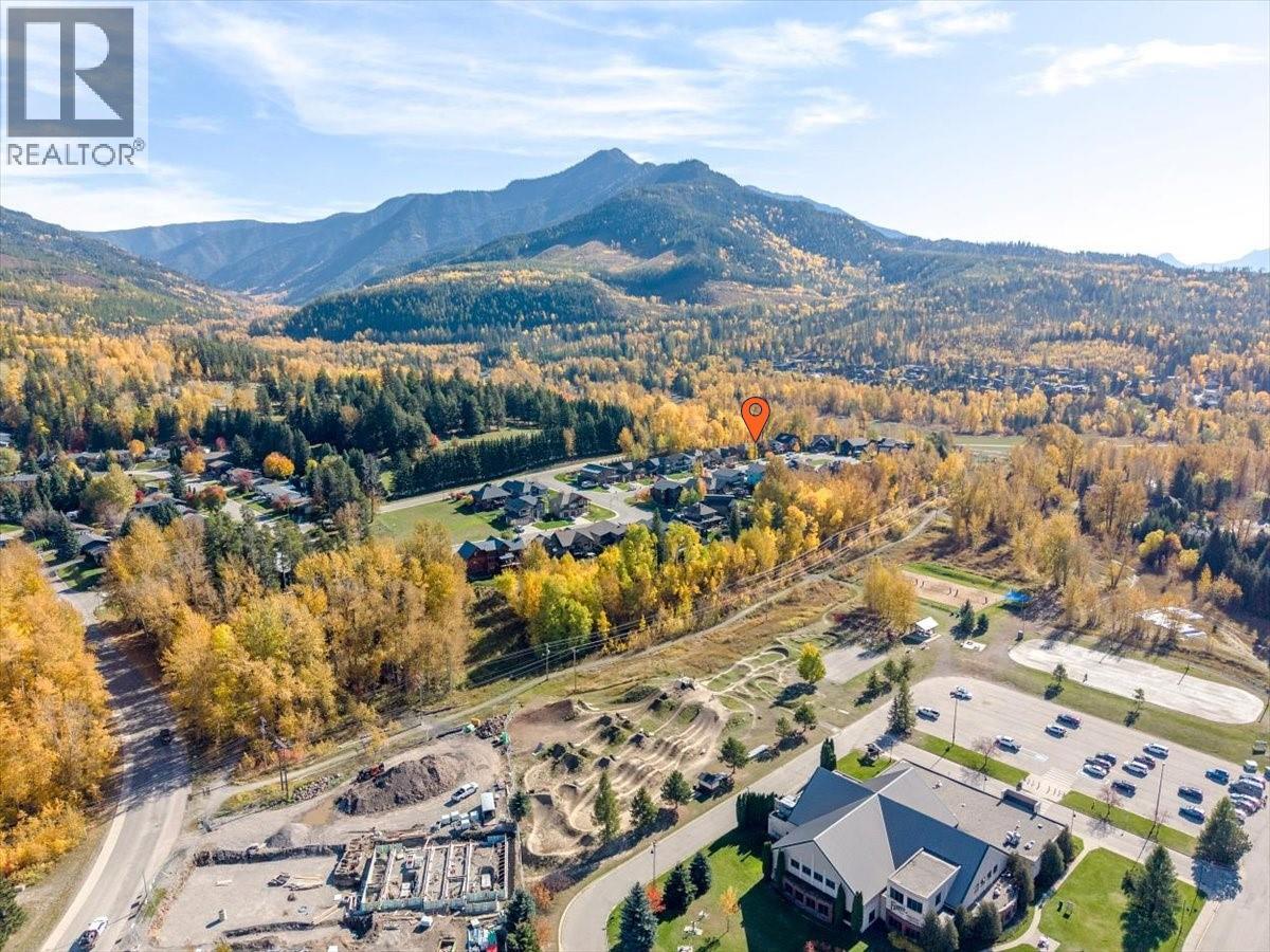 10 Silver Ridge Way
