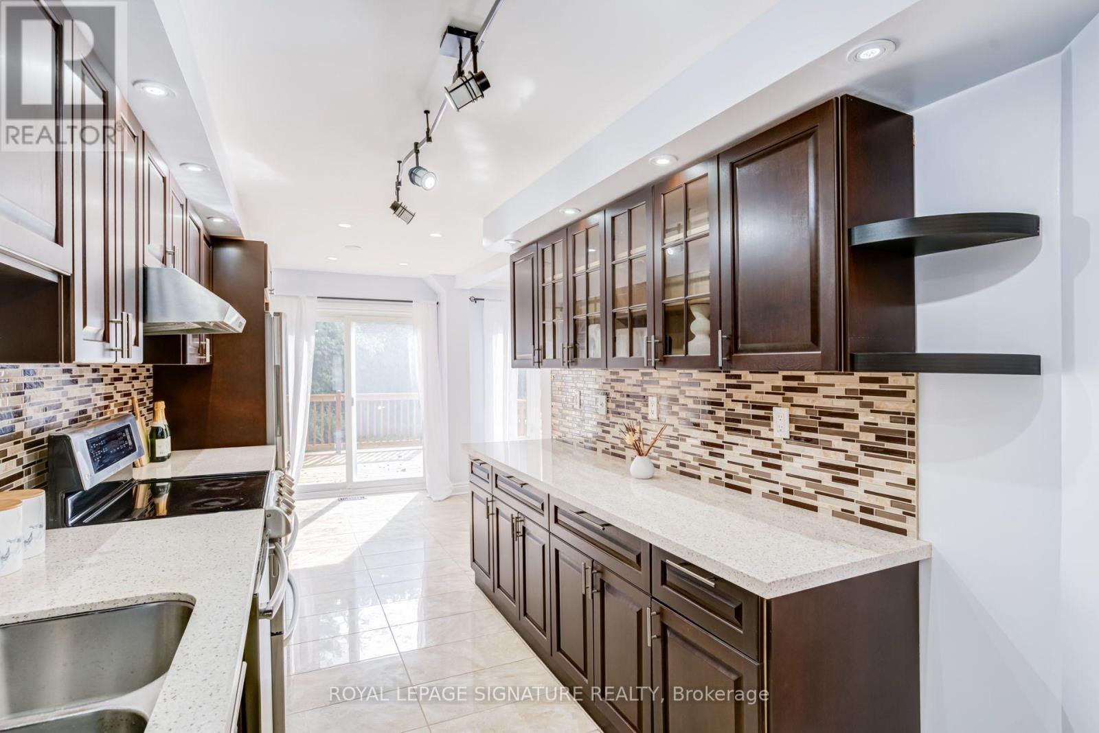 17 Thames Court, Richmond Hill, Ontario  L4B 1N5 - Photo 12 - N14031038