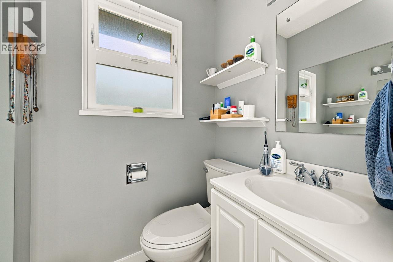 950 Tollcross Road, North Vancouver, British Columbia  V7H 2G2 - Photo 12 - R3175151