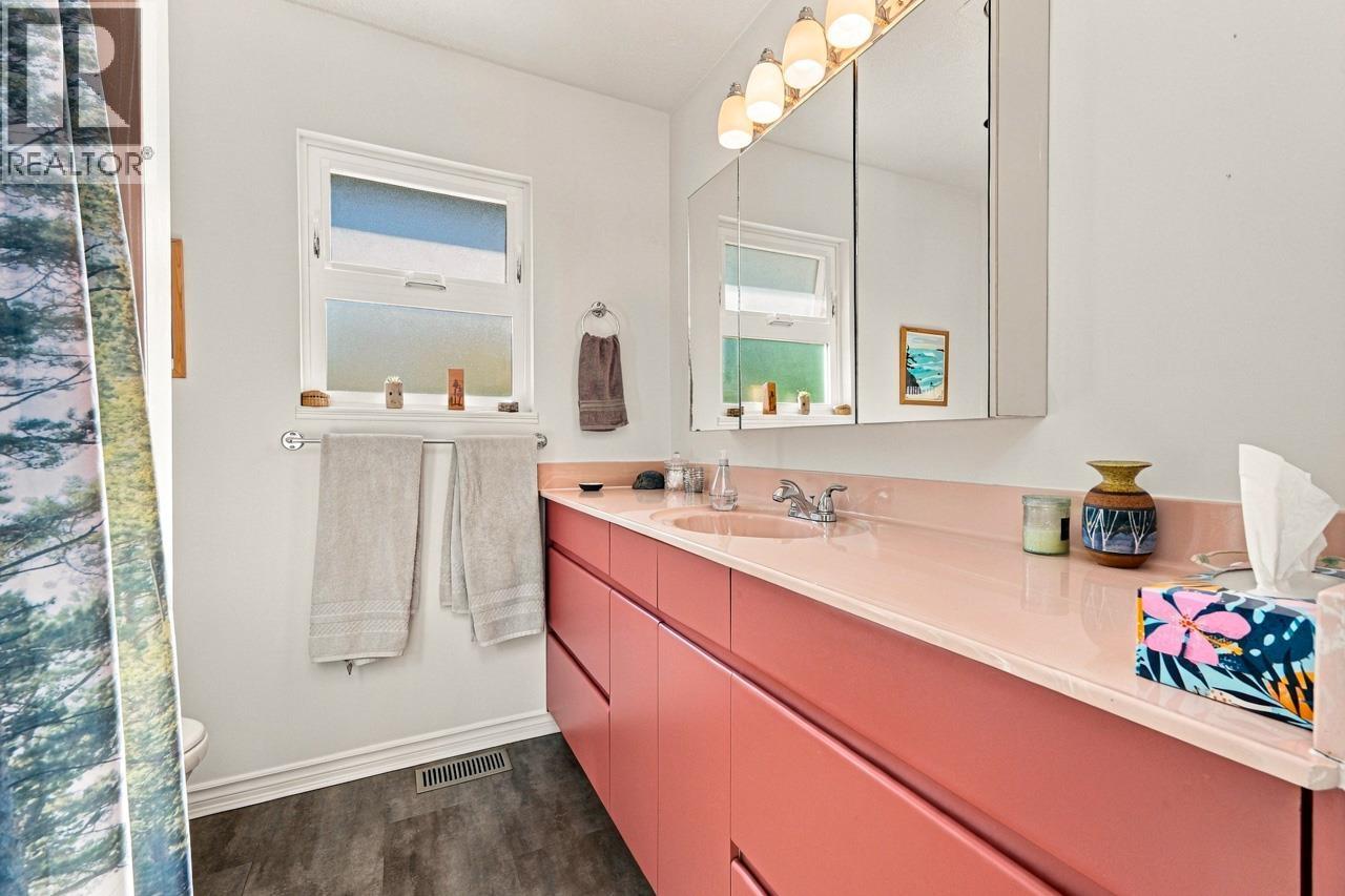 950 Tollcross Road, North Vancouver, British Columbia  V7H 2G2 - Photo 15 - R3175151