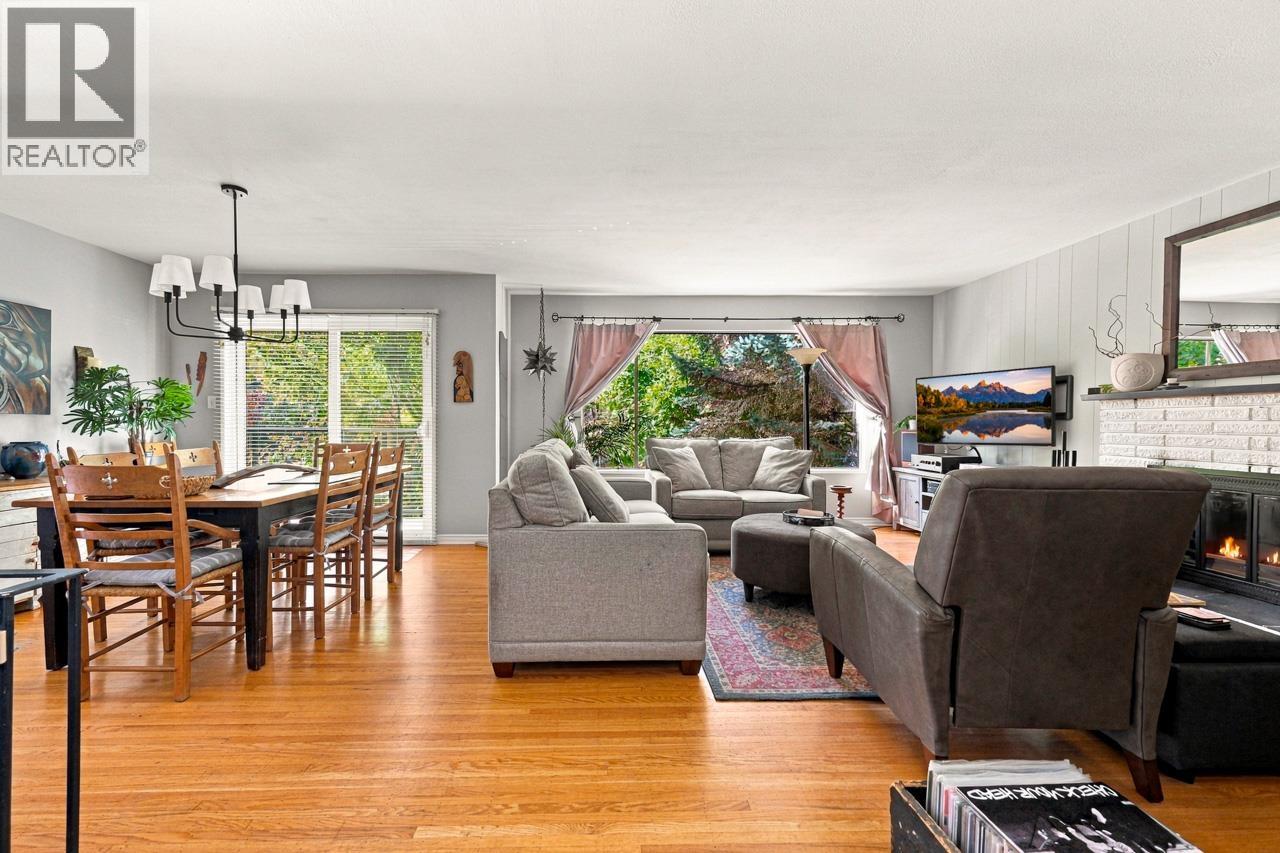 950 Tollcross Road, North Vancouver, British Columbia  V7H 2G2 - Photo 3 - R3175151