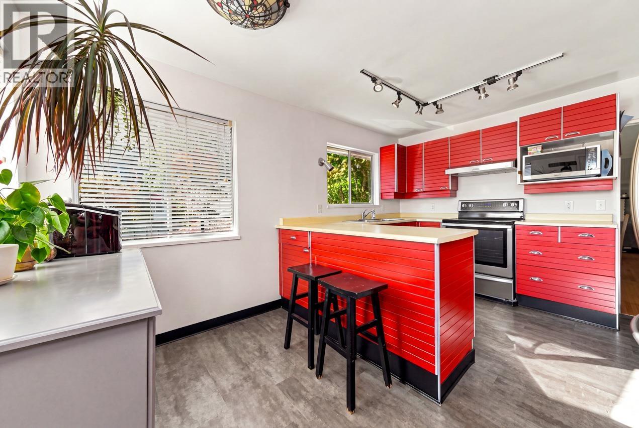 950 Tollcross Road, North Vancouver, British Columbia  V7H 2G2 - Photo 8 - R3175151