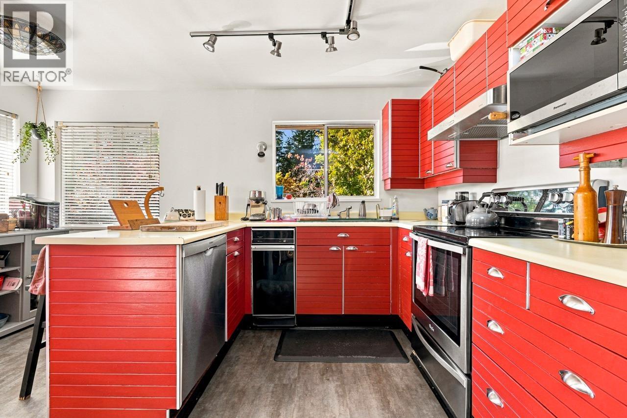 950 Tollcross Road, North Vancouver, British Columbia  V7H 2G2 - Photo 9 - R3175151