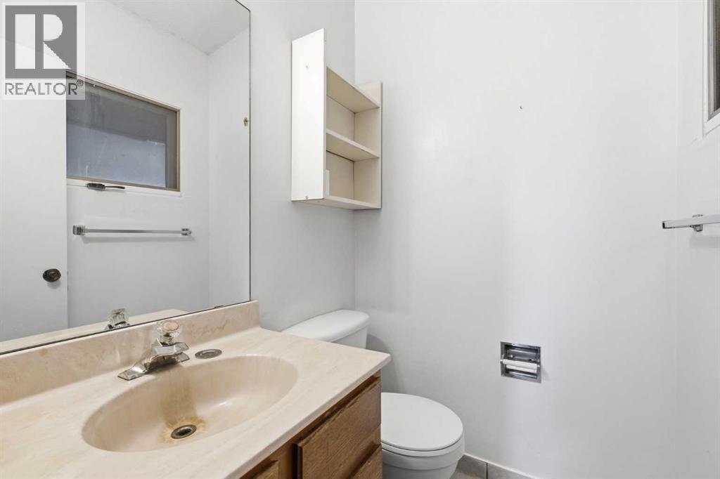 132 Lake Wapta Rise SE, Calgary, Alberta  T2J 2M9 - Photo 19 - A2351173