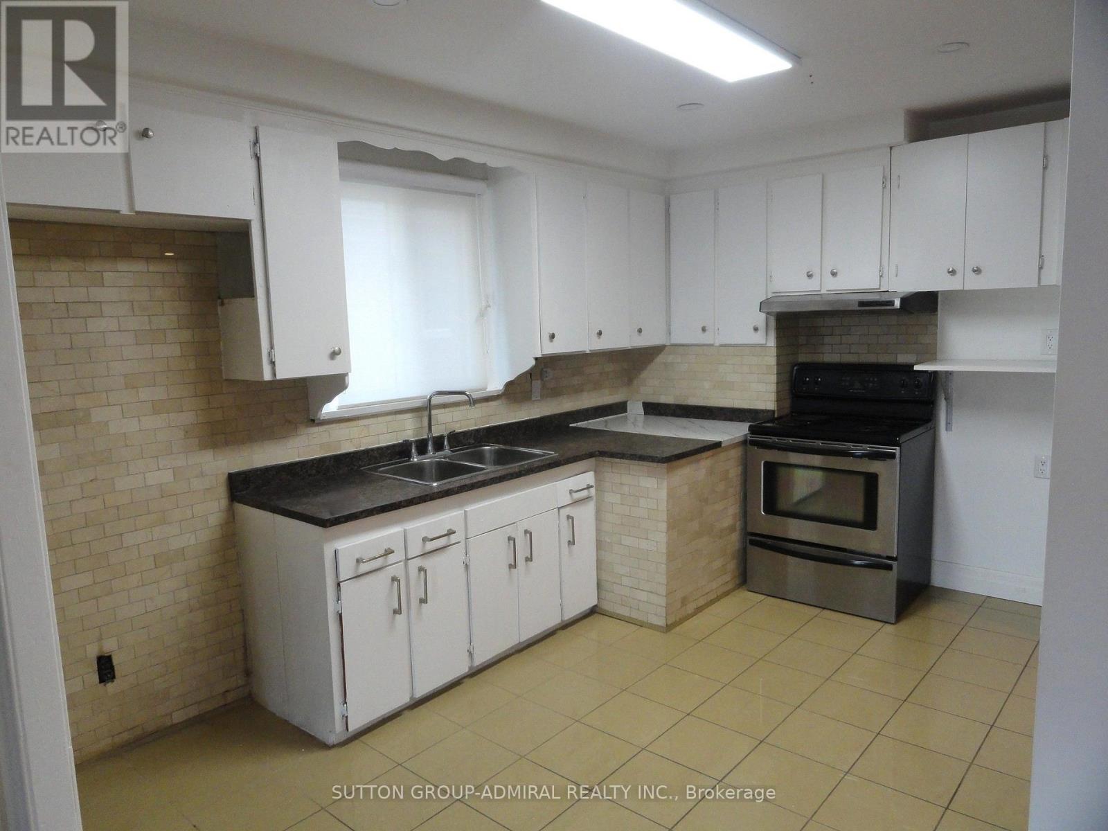 23 Chalkfarm Dr Drive, Toronto, Ontario  M3L 1L1 - Photo 5 - W14030956
