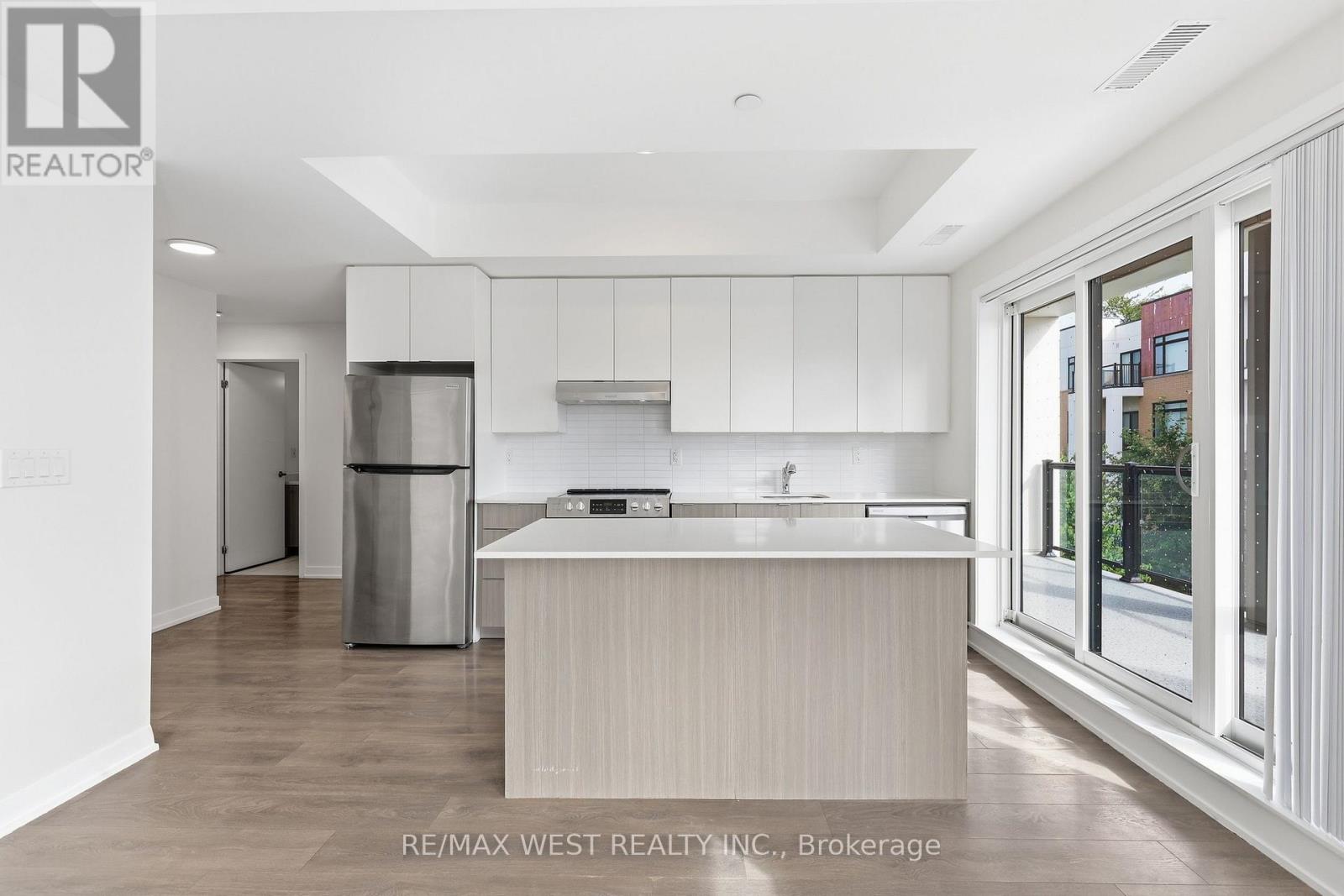 302 - 130 Canon Jackson Drive, Toronto, Ontario  M6M 2G1 - Photo 6 - W14031022