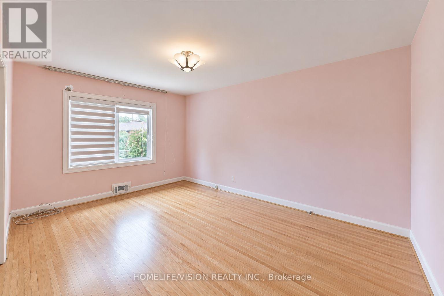 11 Larstone Avenue, Toronto, Ontario  M8Z 2N5 - Photo 19 - W14031040