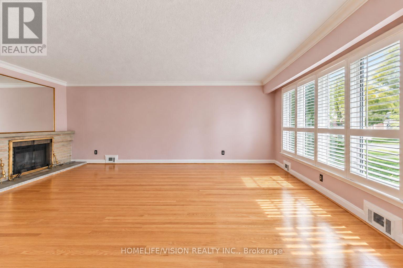 11 Larstone Avenue, Toronto, Ontario  M8Z 2N5 - Photo 5 - W14031040