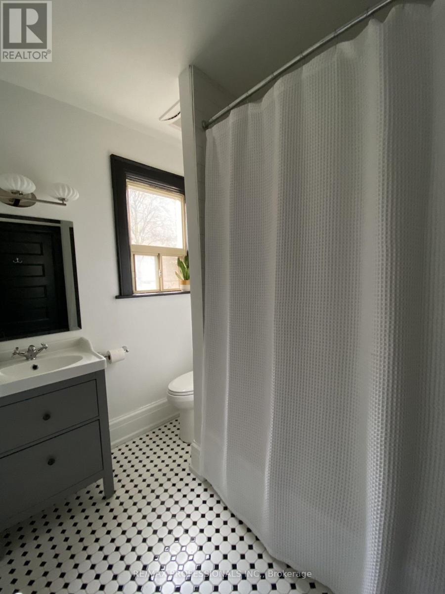124 Close Avenue, Toronto, Ontario  M6K 2V5 - Photo 16 - W14029340