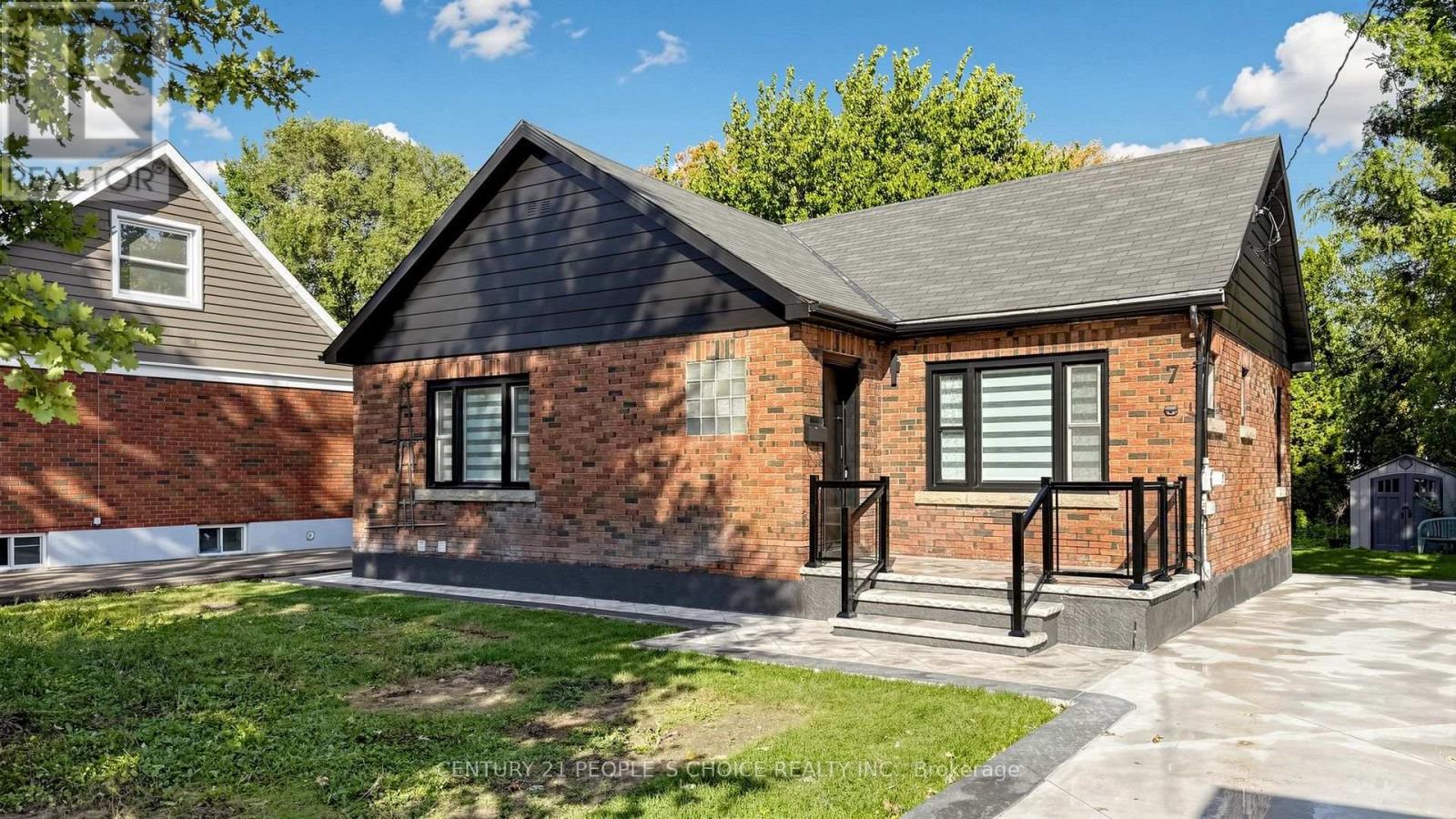 7 Cecil Street, St. Catharines, Ontario  L2N 4B3 - Photo 2 - X14031034