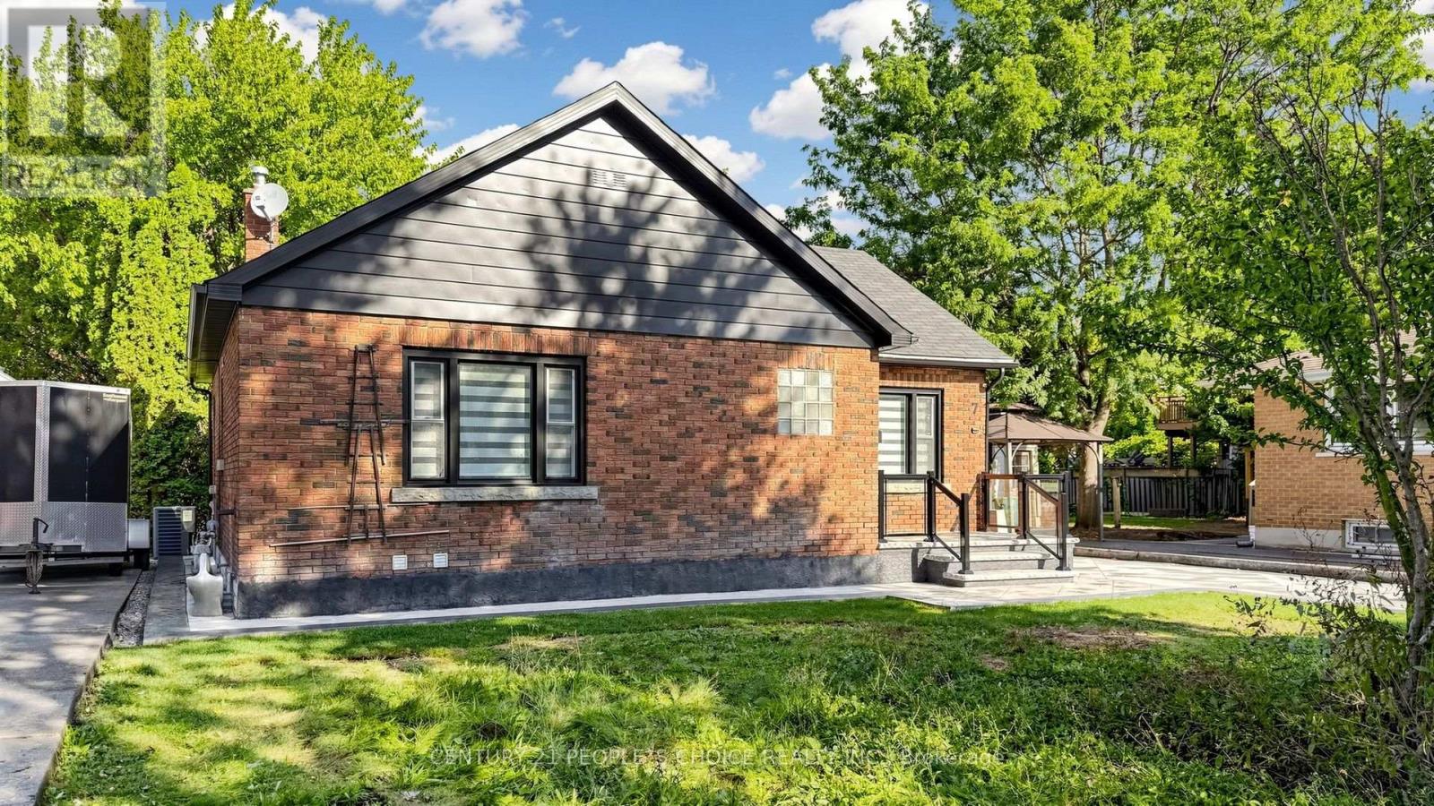 7 Cecil Street, St. Catharines, Ontario  L2N 4B3 - Photo 3 - X14031034