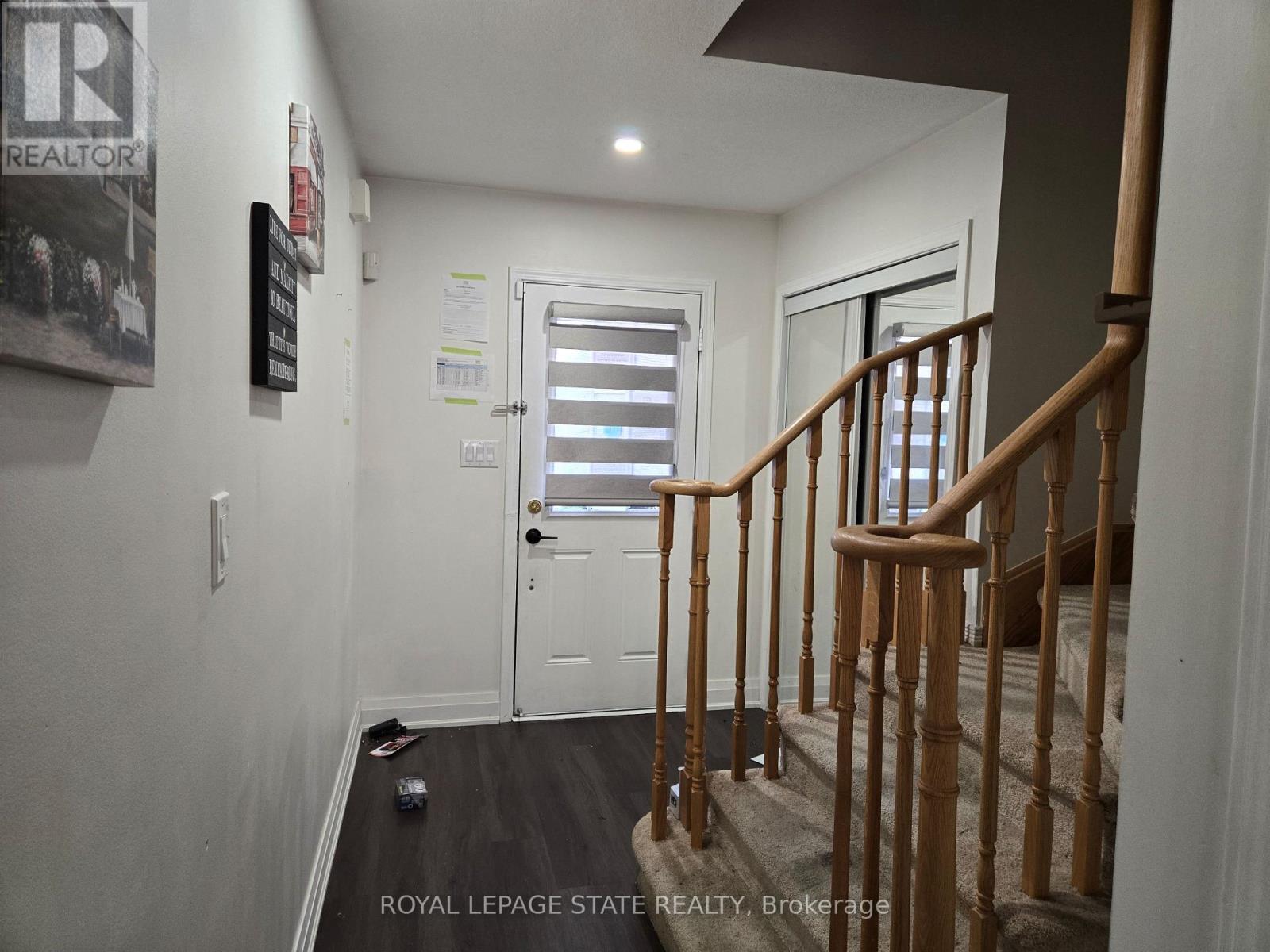 39 Newport Crescent, Hamilton, Ontario  L9A 0B2 - Photo 3 - X14031042