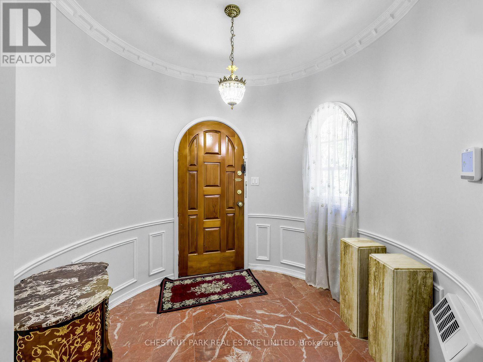 59 Chipstead Road, Toronto, Ontario  M3B 3E8 - Photo 4 - C14030702
