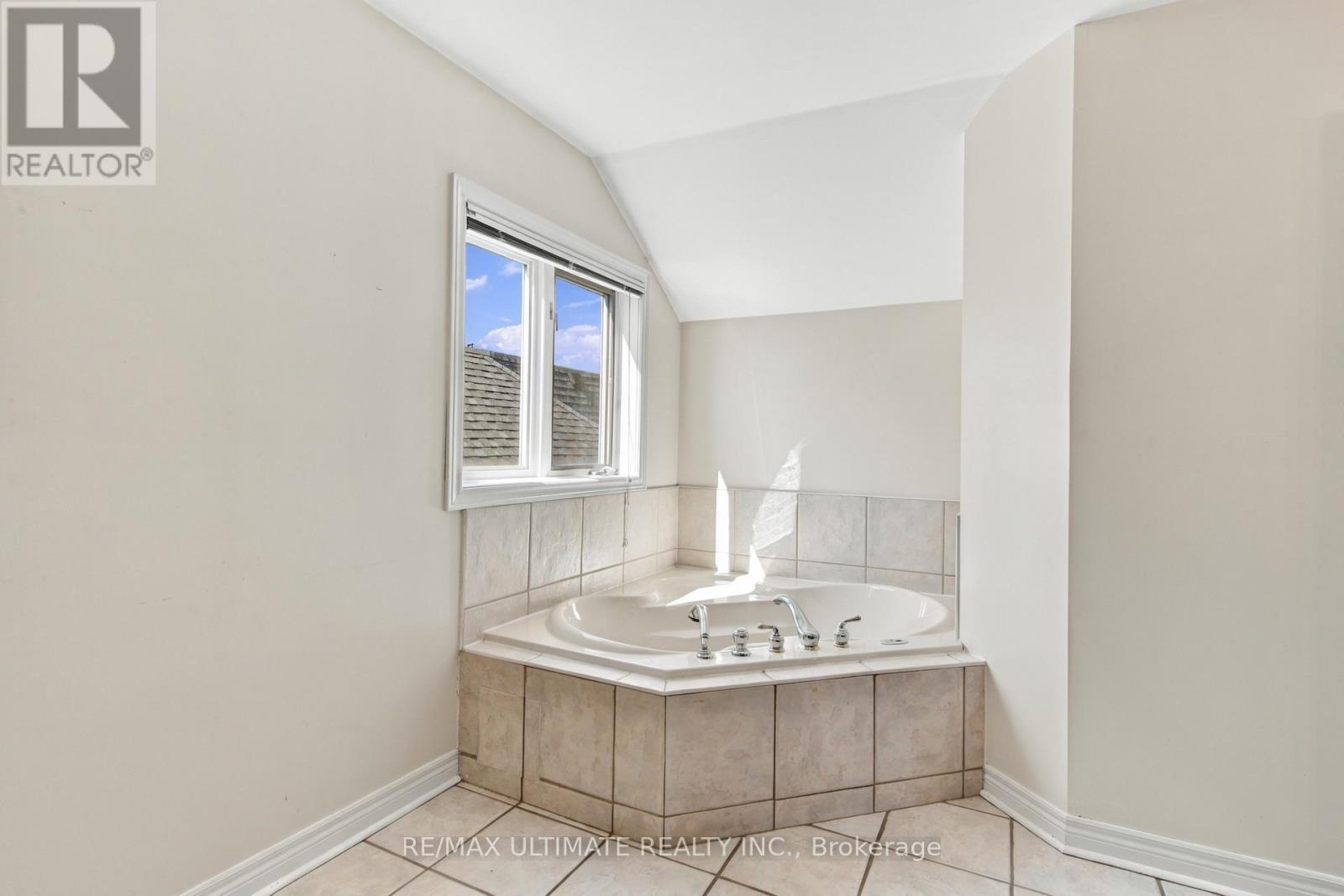 6926 Early Settler Row, Mississauga, Ontario  L5W 1C1 - Photo 18 - W13825818