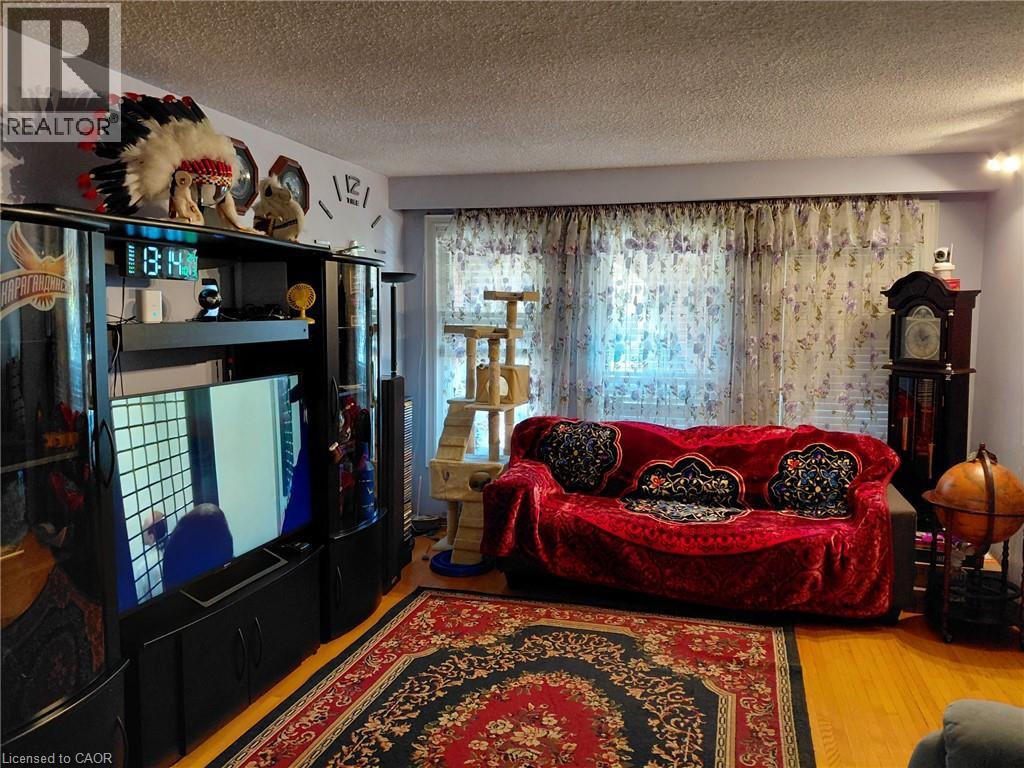 244 Guildwood Drive, Hamilton, Ontario  L9C 6W8 - Photo 9 - 40865390