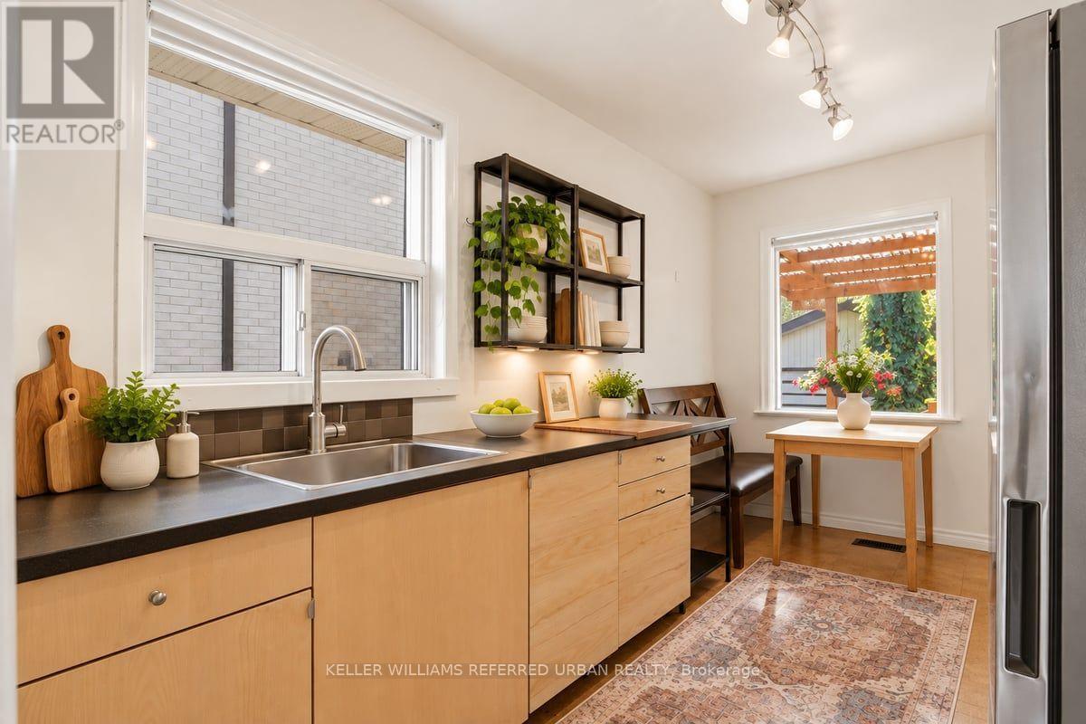 241 Churchill Avenue, Toronto, Ontario  M2R 1E2 - Photo 11 - C14031000