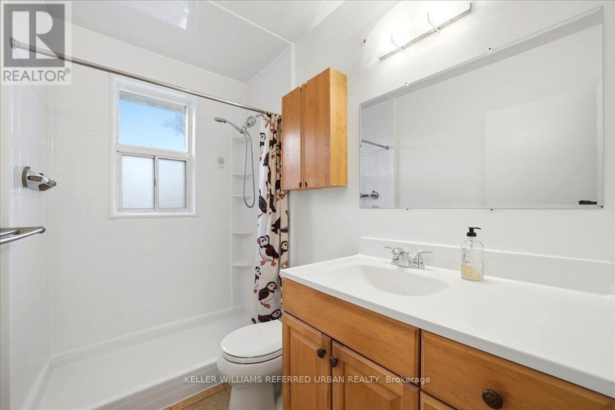 241 Churchill Avenue, Toronto, Ontario  M2R 1E2 - Photo 14 - C14031000