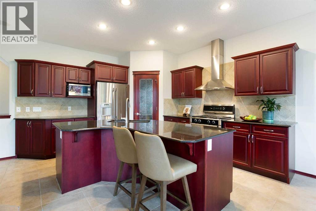 66 Cougarstone Close Sw, Calgary, Alberta  T3H 5J4 - Photo 8 - A2348223