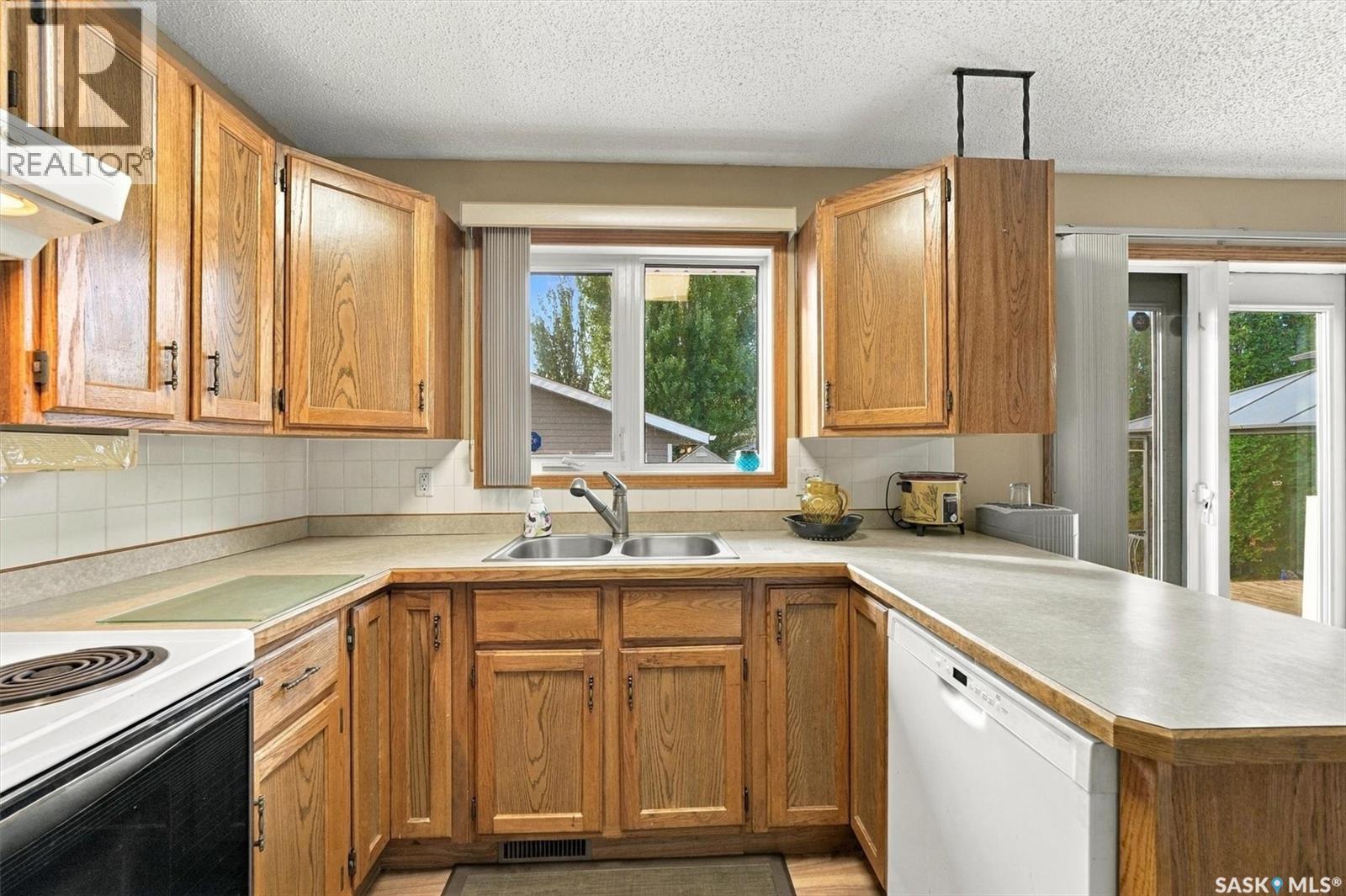 411 Nesbitt Way, Saskatoon, Saskatchewan  S7L 6S3 - Photo 12 - SK051035