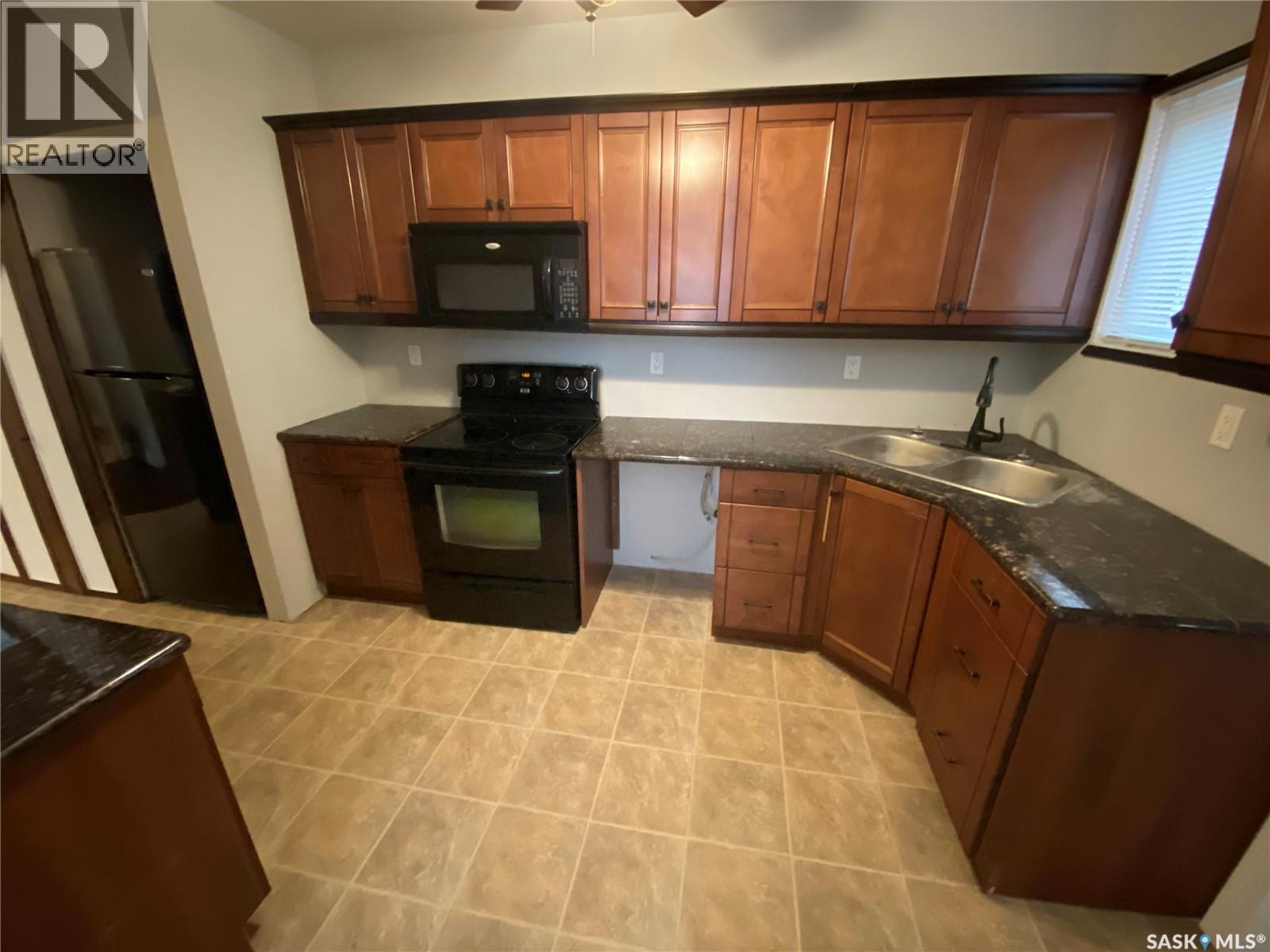 277 Fourth Avenue N, Yorkton, Saskatchewan  S3N 1B3 - Photo 2 - SK050986