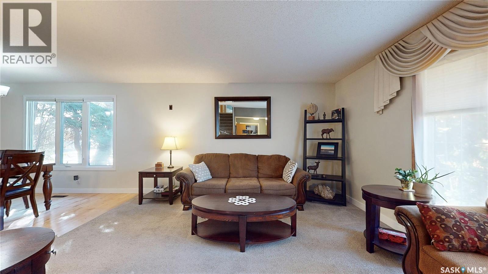 353 Lockwood Road, Regina, Saskatchewan  S4S 6E5 - Photo 3 - SK050953
