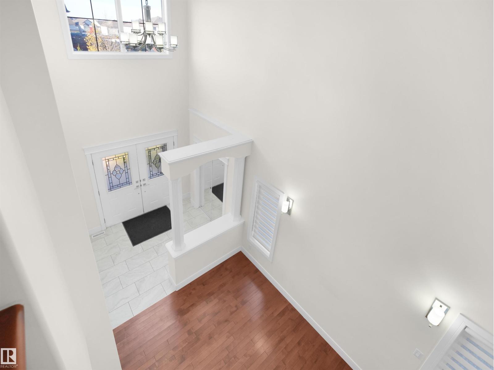 5219 18 AV SW