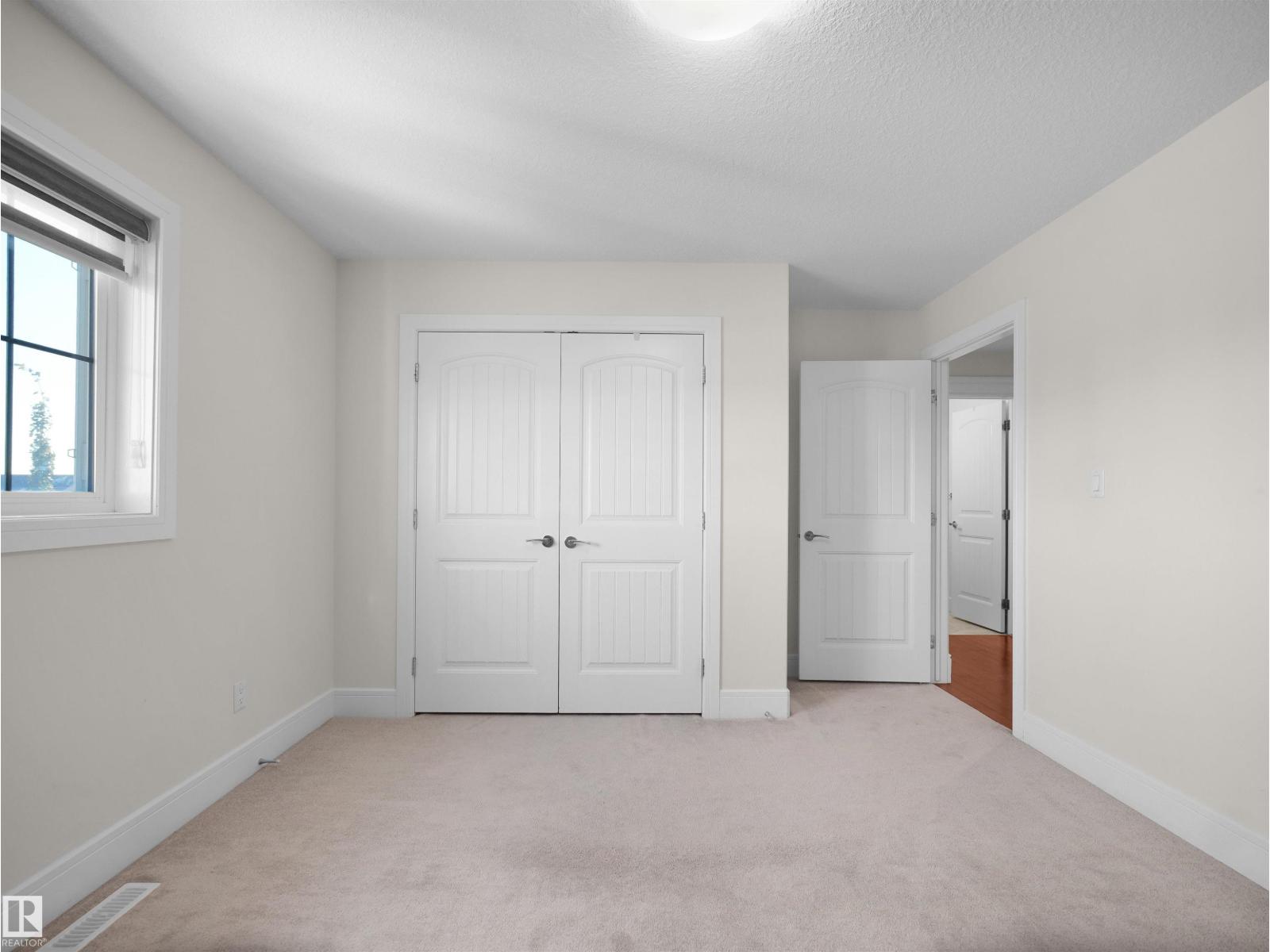 5219 18 AV SW