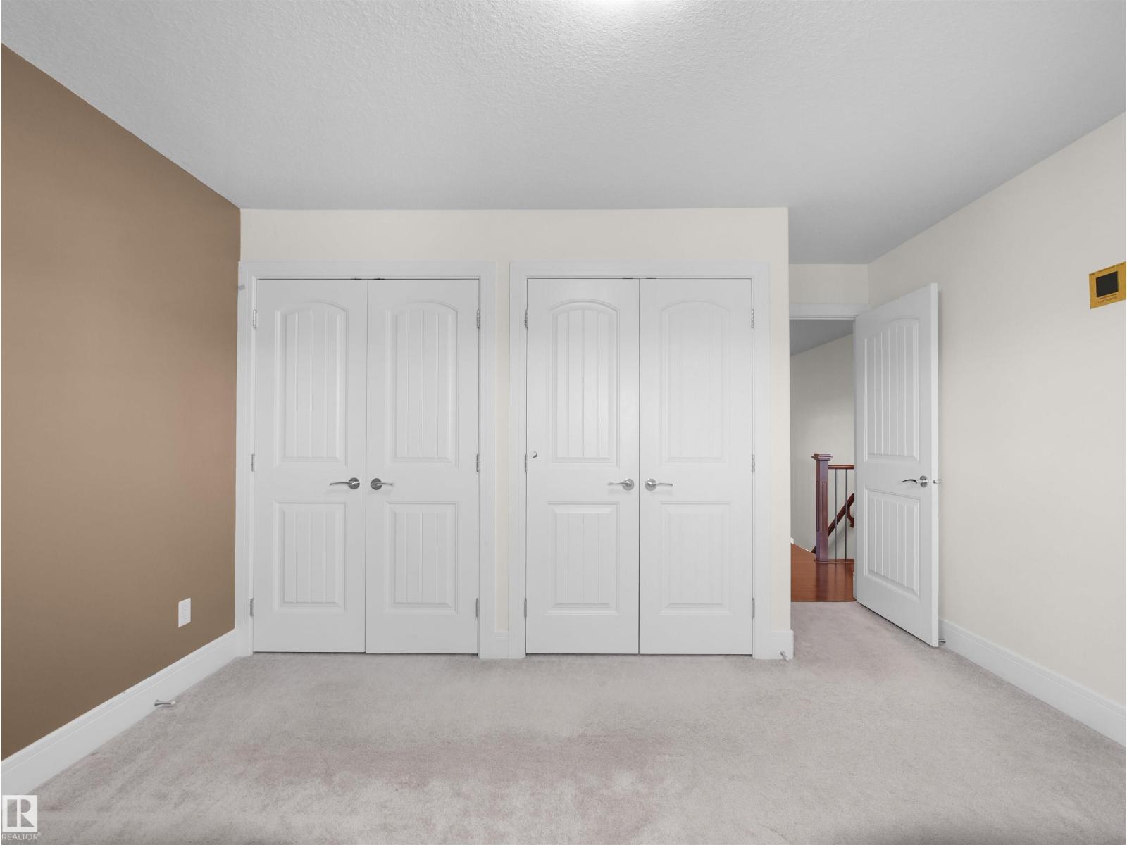 5219 18 AV SW