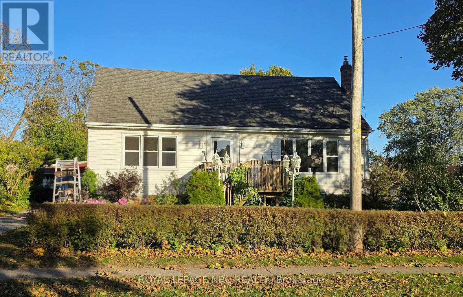 6010 Carlton Avenue, Niagara Falls, Ontario  L2G 5J5 - Photo 1 - X13837236