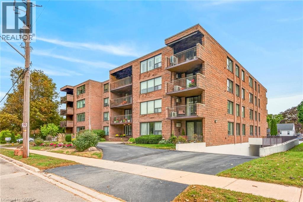 28 ROBINSON Street N Unit# 101, Grimsby, Ontario