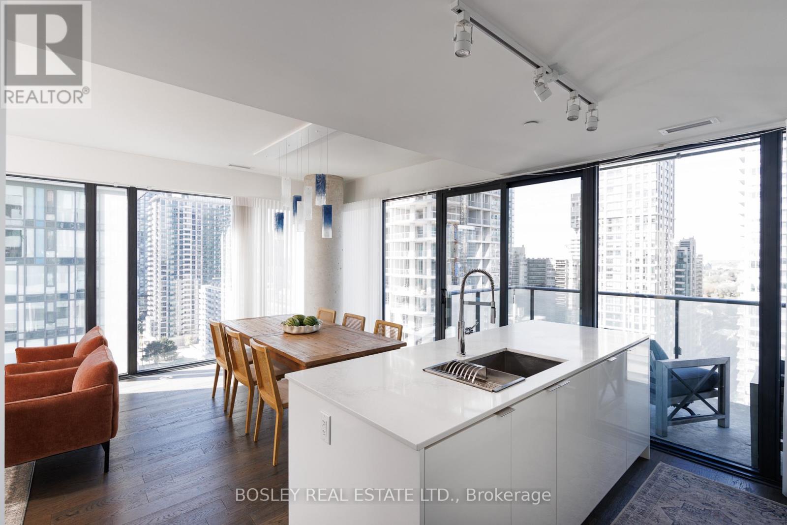 1702 - 185 Roehampton Avenue, Toronto, Ontario  M4P 0C6 - Photo 4 - C14031096