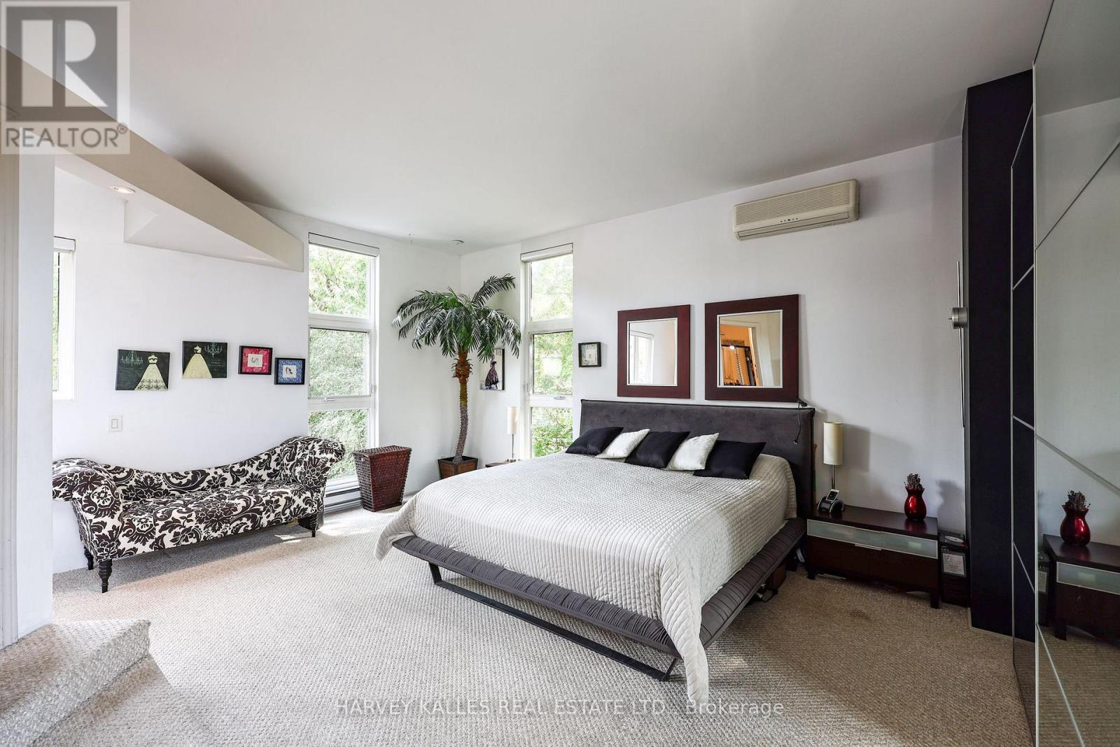 90 Berkinshaw Crescent, Toronto, Ontario  M3B 2T2 - Photo 24 - C14031184