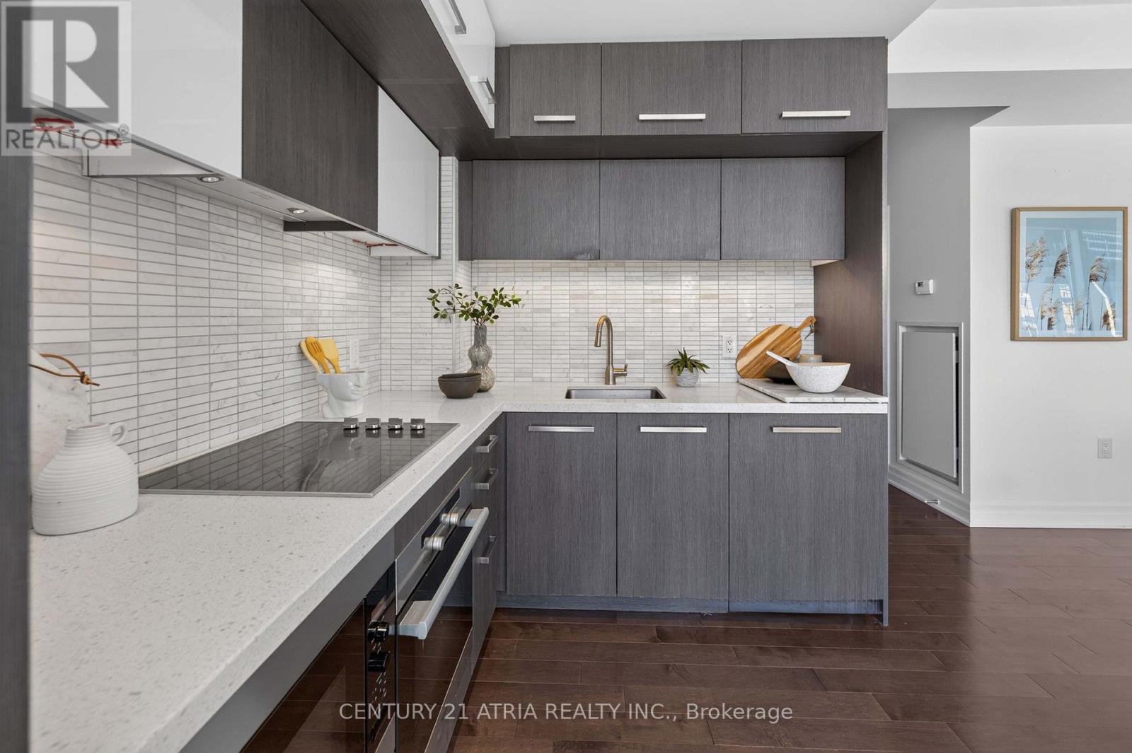 1605 - 8 The Esplanade, Toronto, Ontario  M5E 0A6 - Photo 13 - C14031278